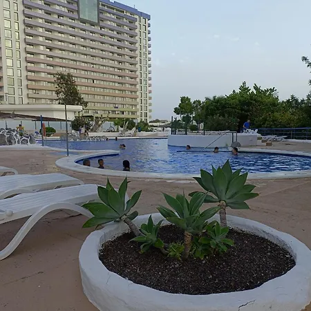 아파트 Cozy Next To The Sea 아데제