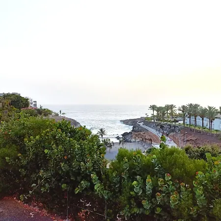 Cozy Next To The Sea 아파트